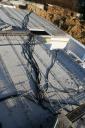 Die Kabel im Flexrohr werden im den Beton verlegt, der später oben drauf kommt