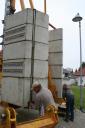 Die Befestigung des Balastes wird abmontiert